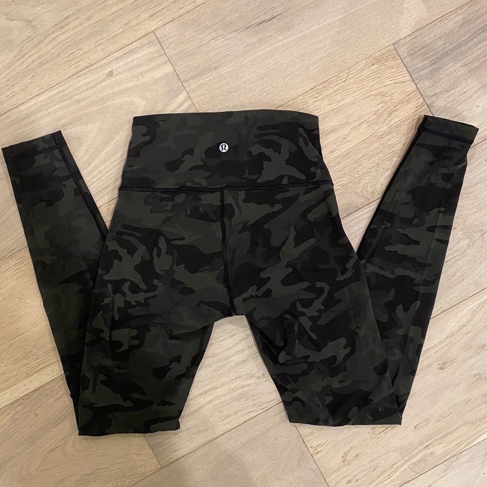 Lululemon camo leggings size 4